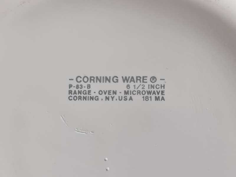 6 1/2 inch Corningware bowl with lid