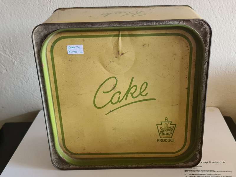 Kosy Vintage Cake Tin