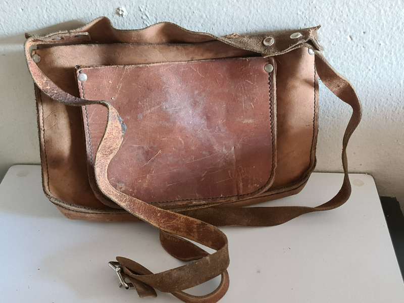 Vintage Leather cabinet maker shoulder bag