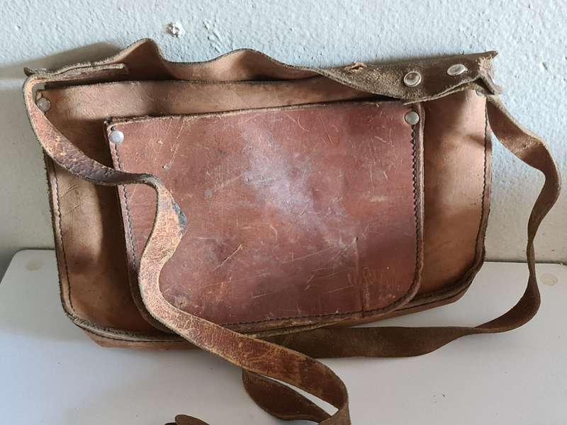 Vintage Leather cabinet maker shoulder bag