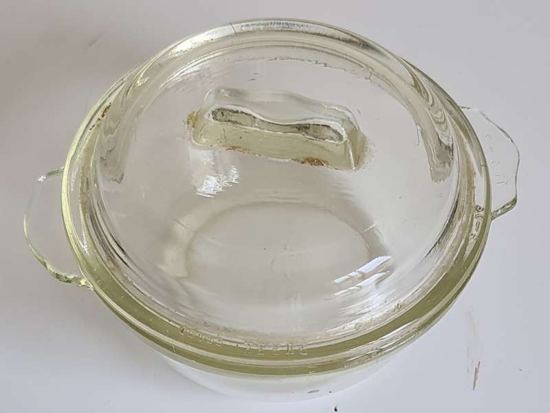 Small Vintage Pyrex Bowl