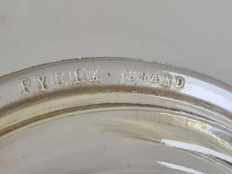 Small Vintage Pyrex Bowl