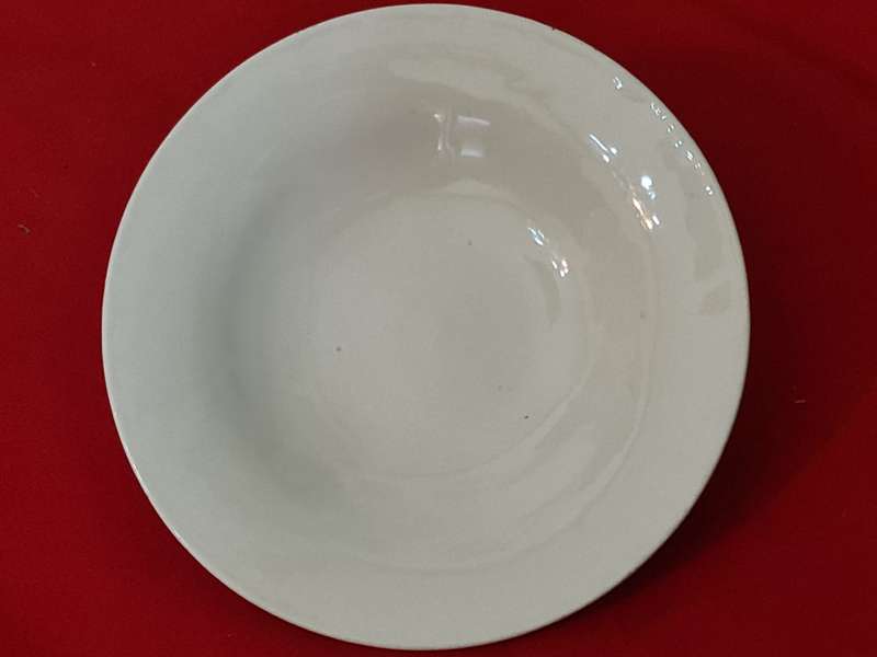 White & blue serving blue lid