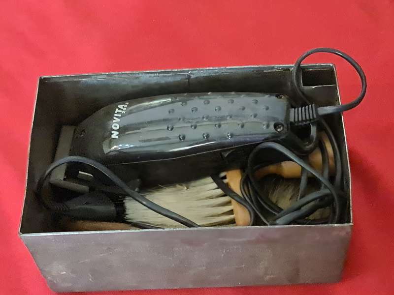 Vintage Novita barber set