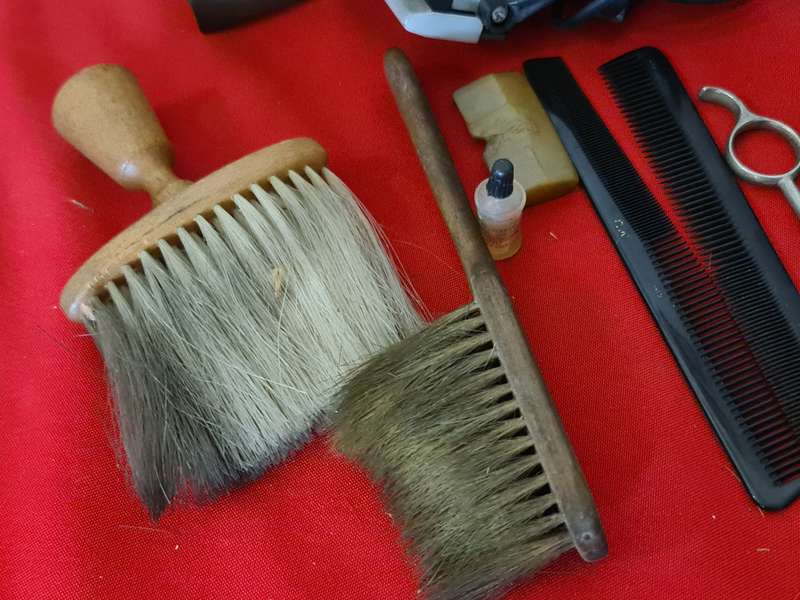 Vintage Novita barber set