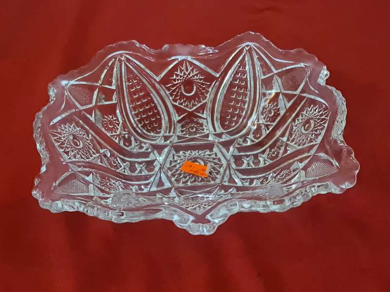 Glass serving bowl