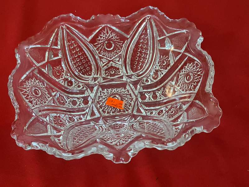 Glass serving bowl