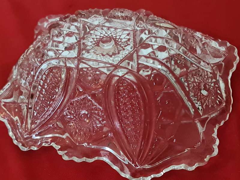 Glass serving bowl