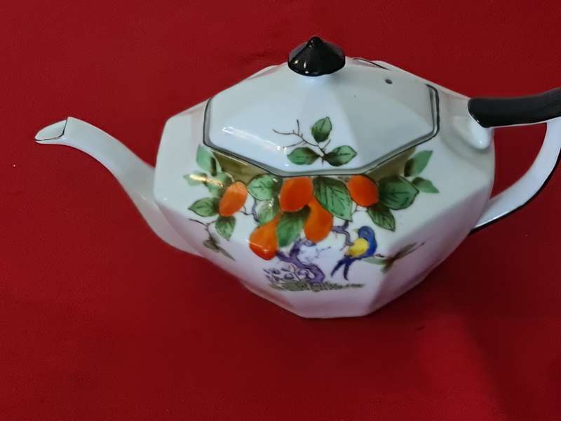 Art Deco 6 cup Tea Pot