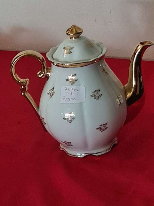 Victorian Style - x6 cup Tea pot