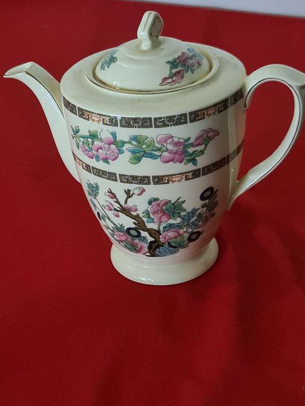 New Hall Hanley, Staffordshire England hot water pot