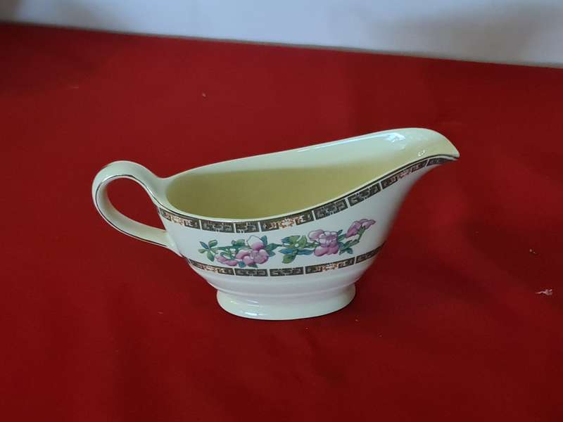 New Hall Hanley, Staffordshire England Sauce boat