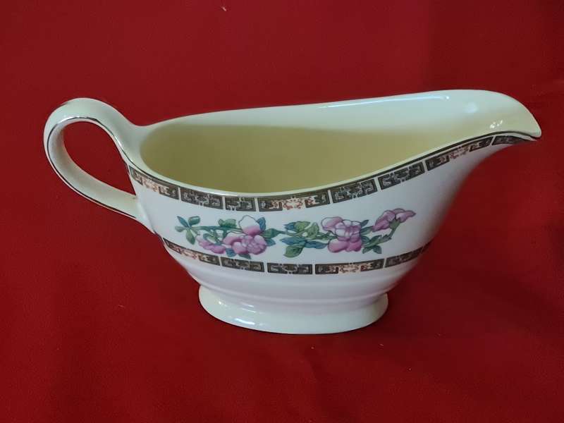 New Hall Hanley, Staffordshire England Sauce boat