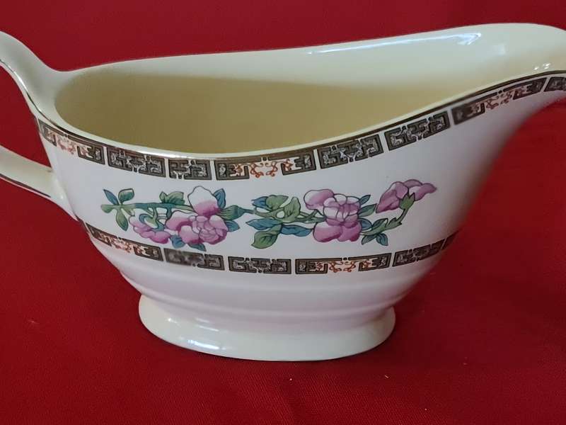 New Hall Hanley, Staffordshire England Sauce boat