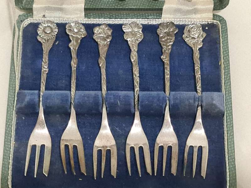 Silver plated flower cake forks