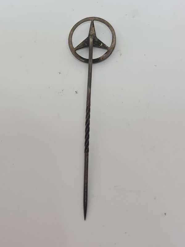 Mercedes Benz - Pin