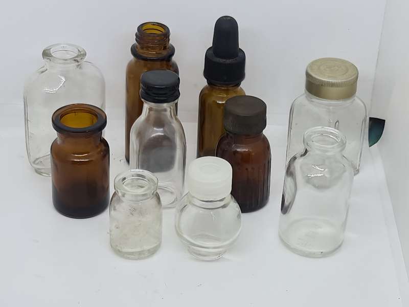 Lot Miniature Bottles
