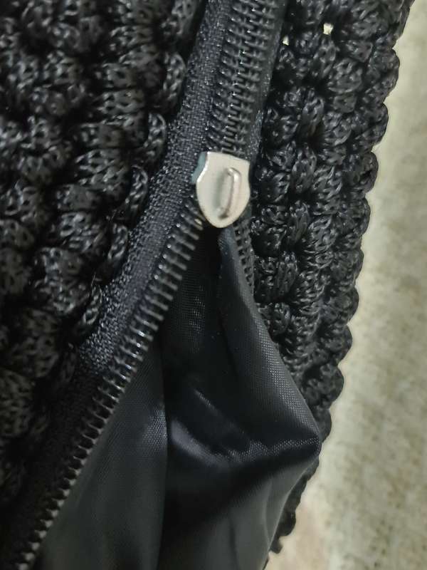 Summer crochet bag with flowers