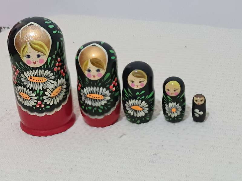 Set x5 Hand Painted Flower Russian dolls