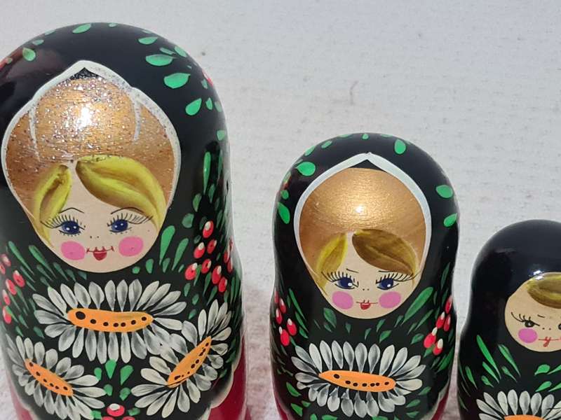 Set x5 Hand Painted Flower Russian dolls
