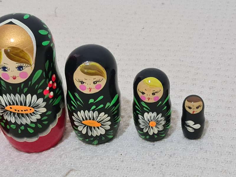 Set x5 Hand Painted Flower Russian dolls