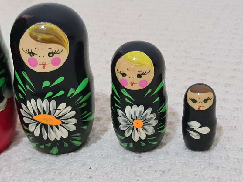 Set x5 Hand Painted Flower Russian dolls