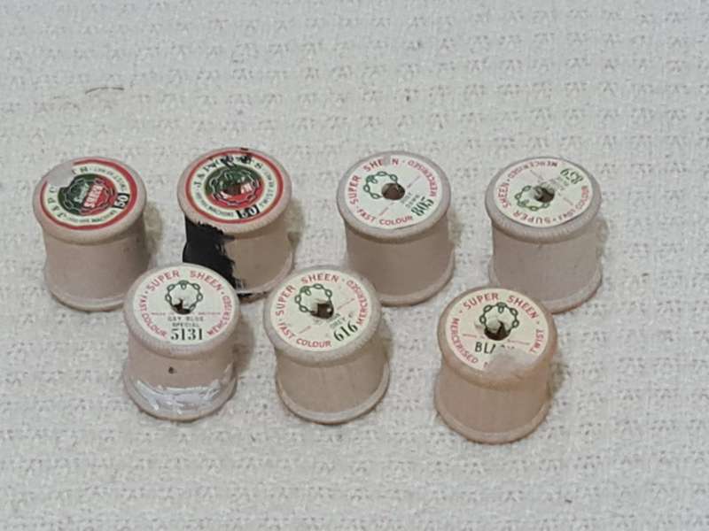 X7 Vintage Wooden Bobbins