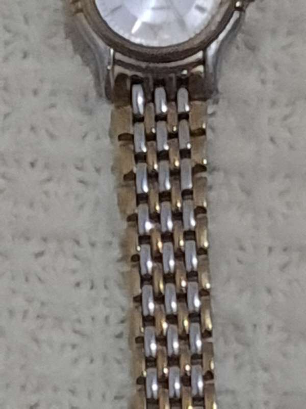 Ladies Hallmark Quartz watch with date at 3