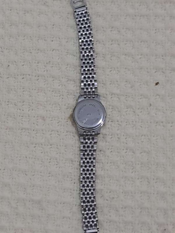 Ladies Hallmark Quartz watch with date at 3