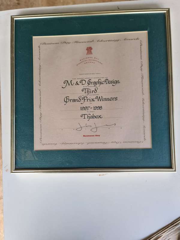 Gold tone photo Frame