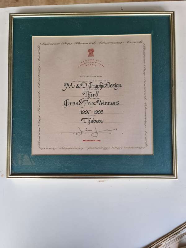 Gold tone photo Frame