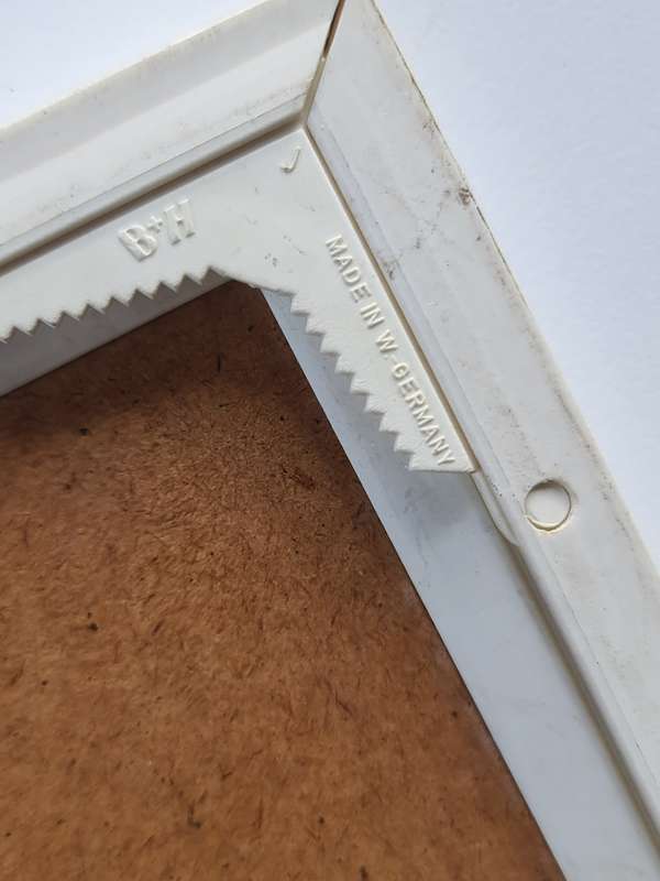BH Color contour metal decor frame