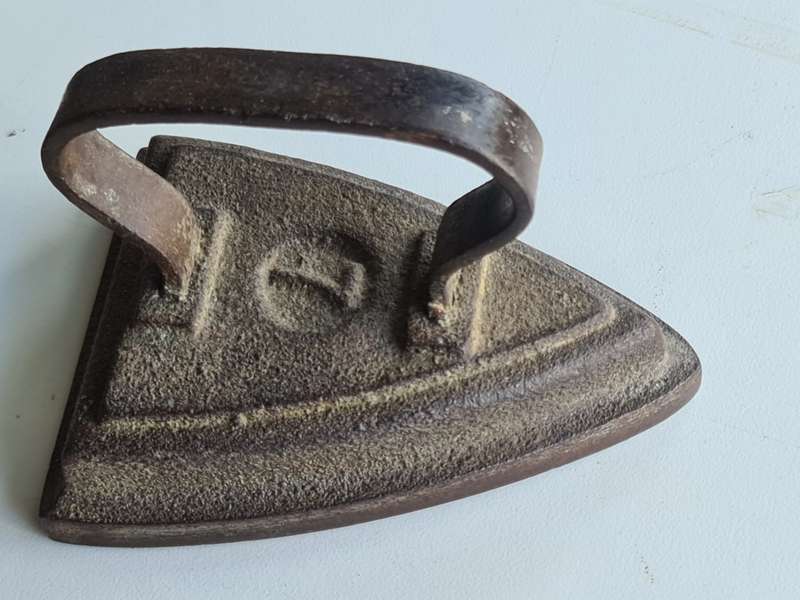No 7 Sad Iron