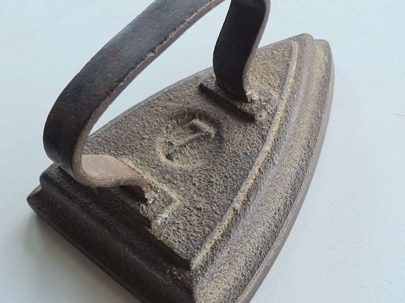 No 7 Sad Iron