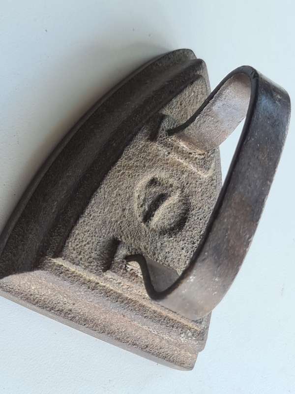No 7 Sad Iron