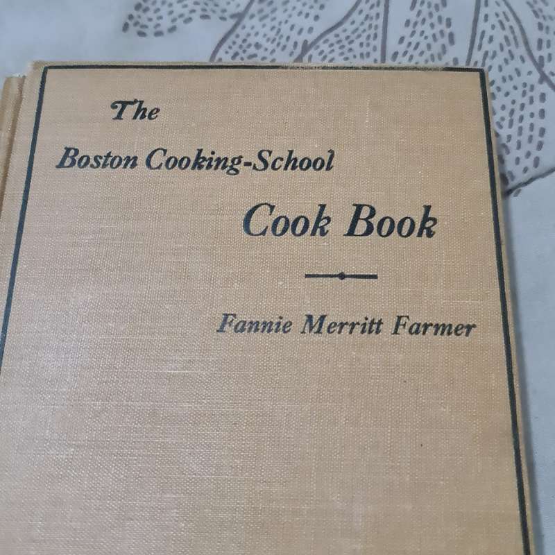 The Boston Cooking-School Cook Book by Fannie Merritt Farmer book (1934)