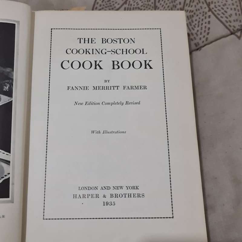 The Boston Cooking-School Cook Book by Fannie Merritt Farmer book (1934)