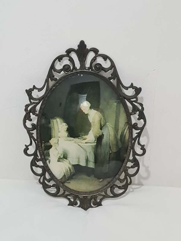 Made in Italy Frame with dome glass (c)