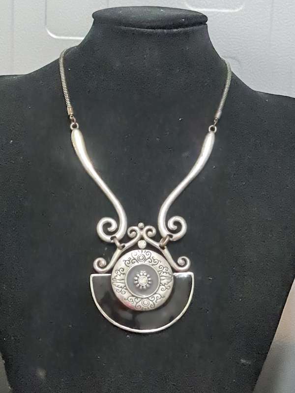 Silver Tone boho necklace