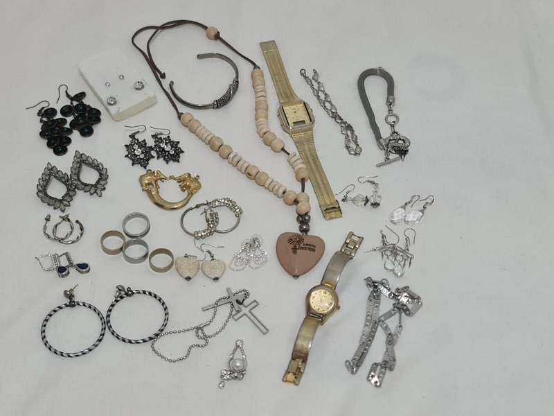 Mixed lot costume Jewelry