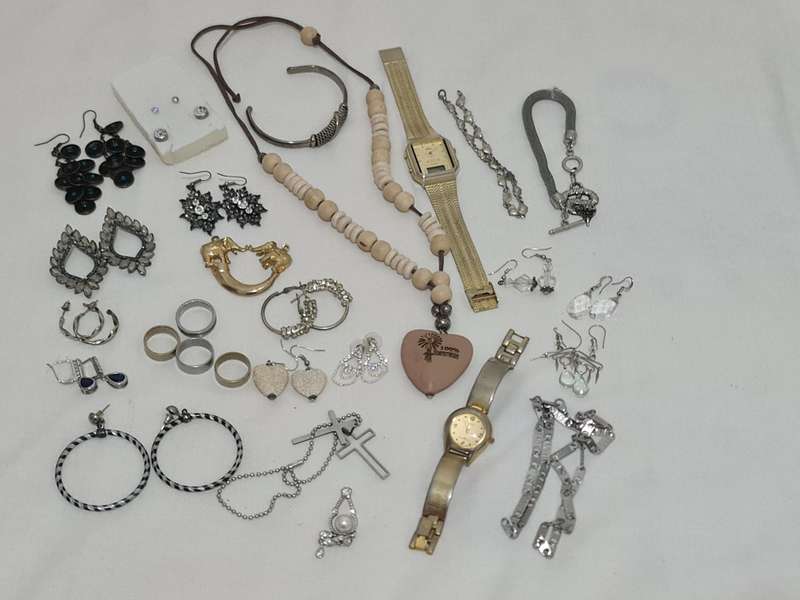 Mixed lot costume Jewelry