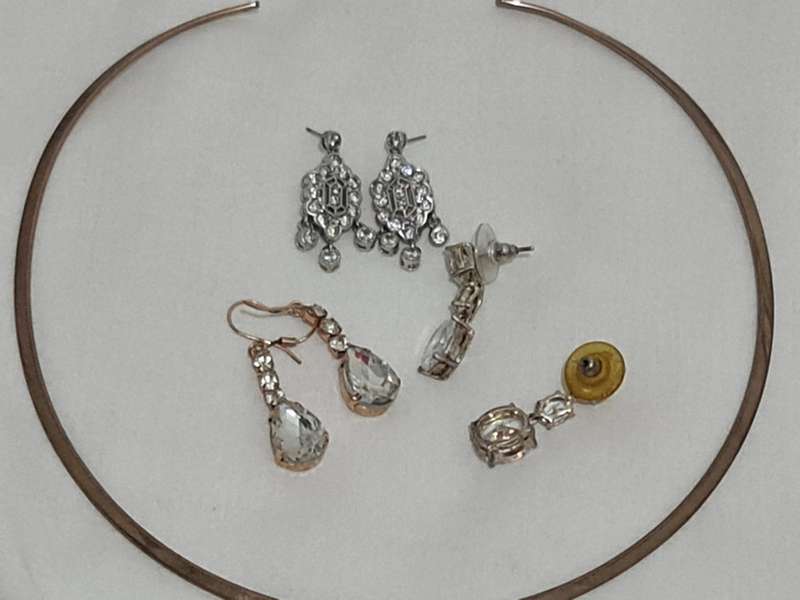 Mixed lot of Costume Jewlery