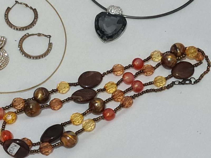 Mixed lot of Costume Jewlery