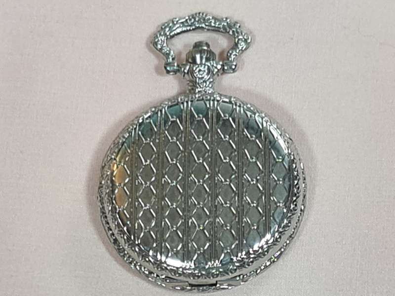 Pocket Watch: Quartz silver tone