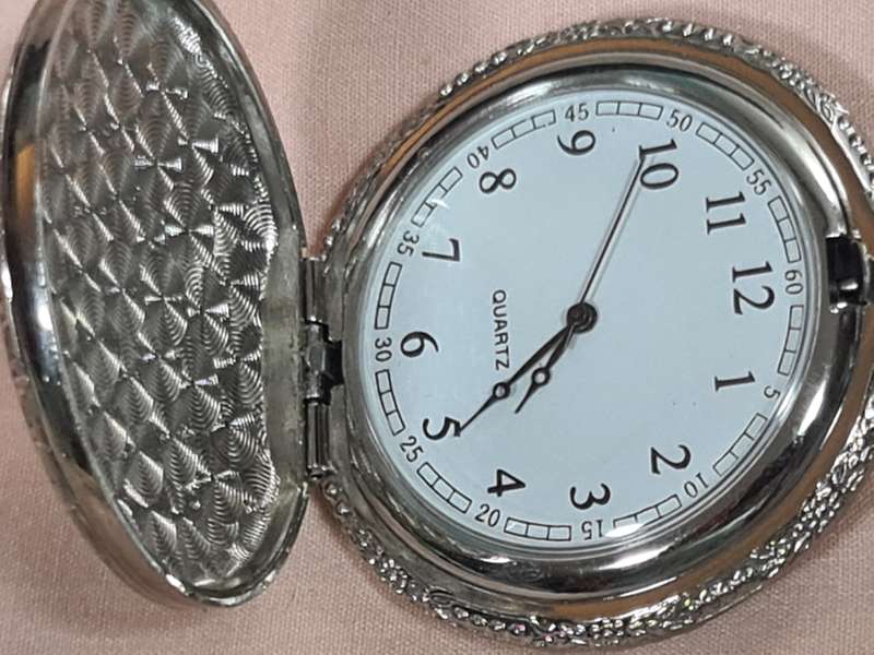 Pocket Watch: Quartz