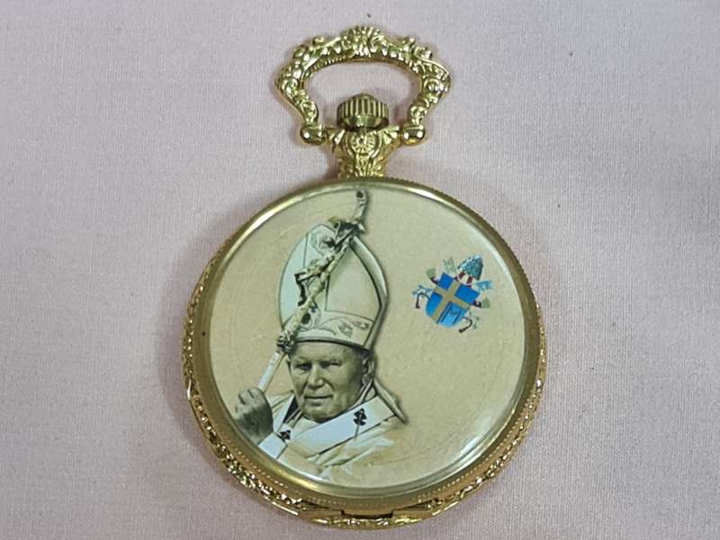 Pocket Watch: Quartz. Pope