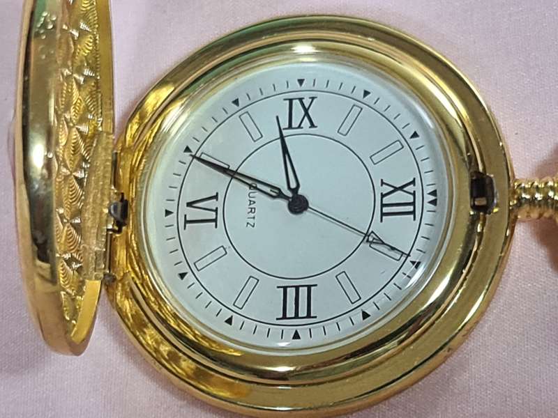 Pocket Watch: Quartz Full Hunter