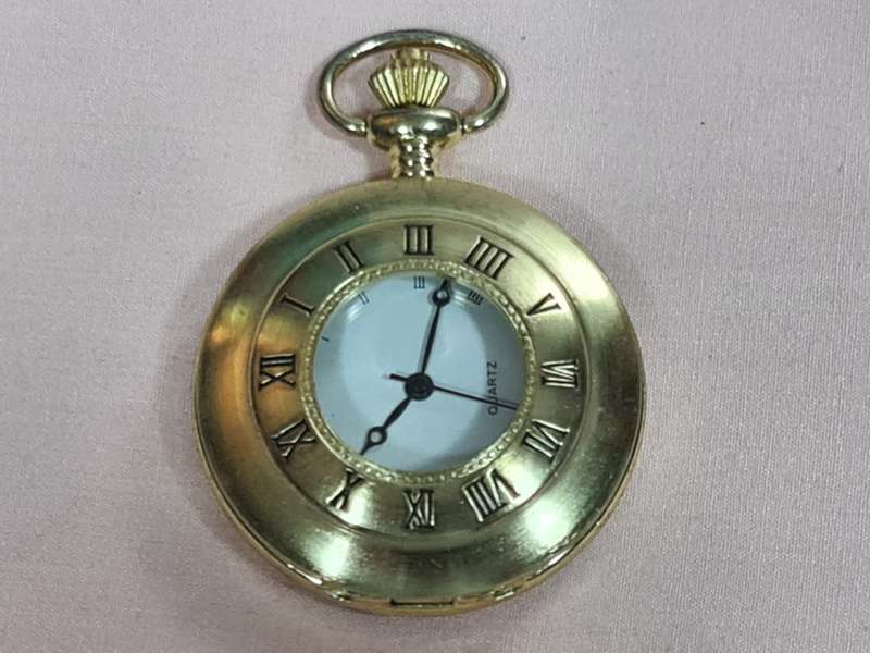 Pocket Watch: Quartz Gold tone half Hunter