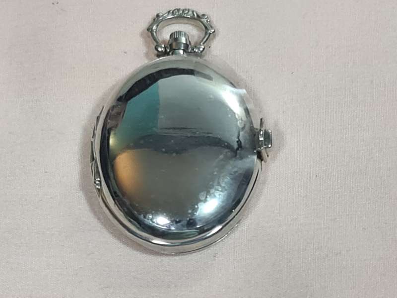 Pocket Watch: Quartz Oval