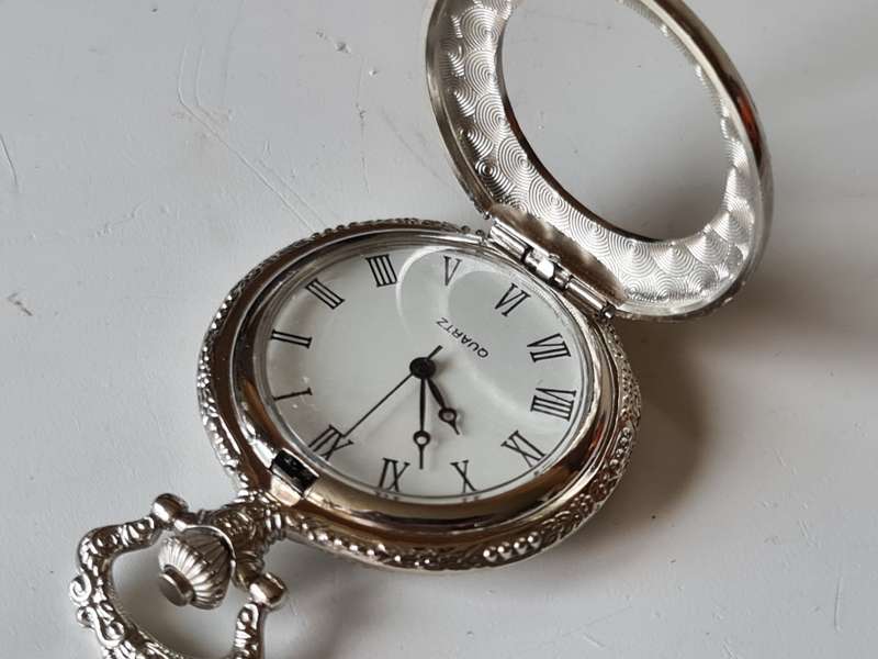 Pocket Watch: Quartz